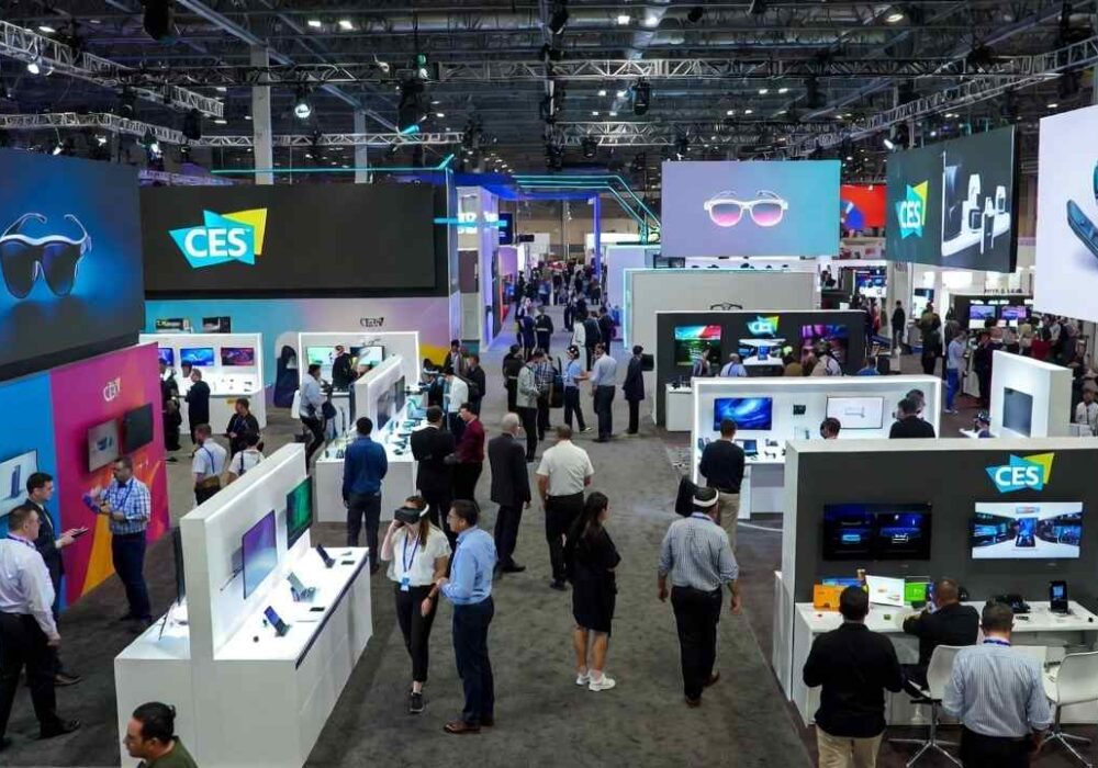 CES-2026-Tech-Trends-technology-expo-showcase-featuring-smart-glasses-displays-foldable-phone-technology-and-innovative-consumer-electronics-gadgets